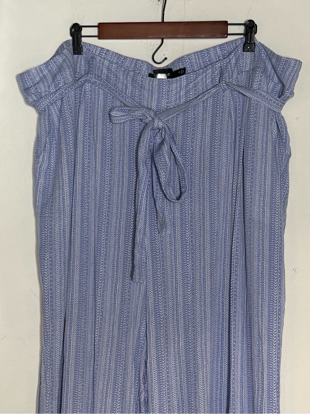 Torrid Paperbag Tie Waist High Rise Wide Leg Striped Blue Pants Size 4X Casual - Picture 5 of 13